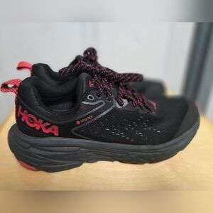 Hoka One One Challenger ATR 6